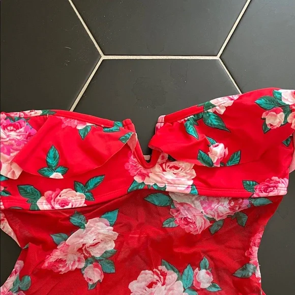 Betsey Johnson mesh bodice Off-Shoulder Swimsuit size small - Picture 2 of 13